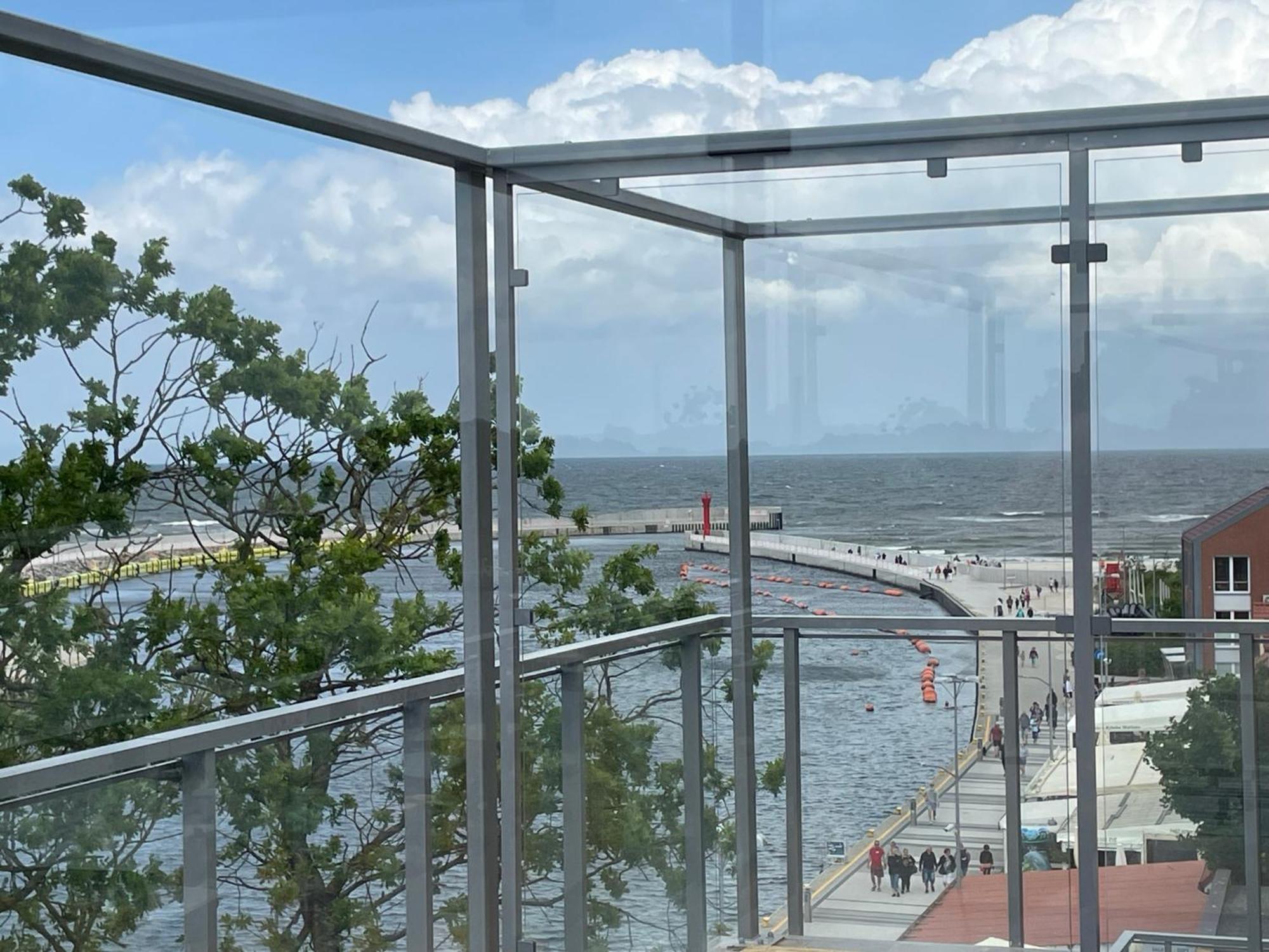 Portowy Boulevard Mrzeżyno Kültér fotó
